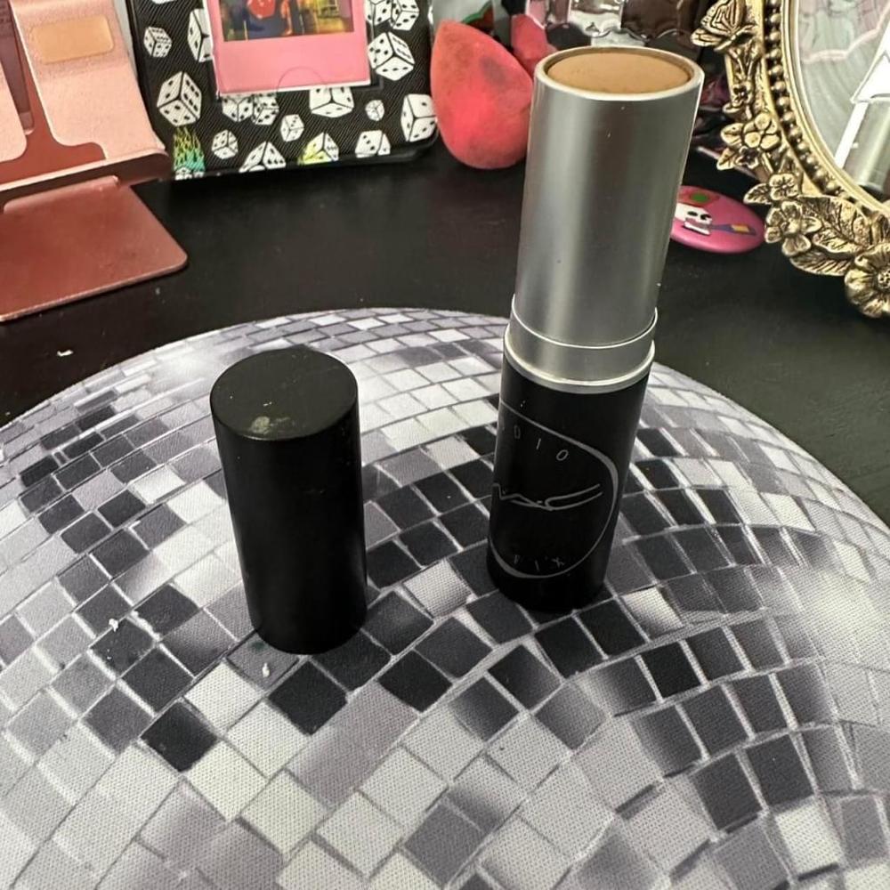 Mac foundation stick